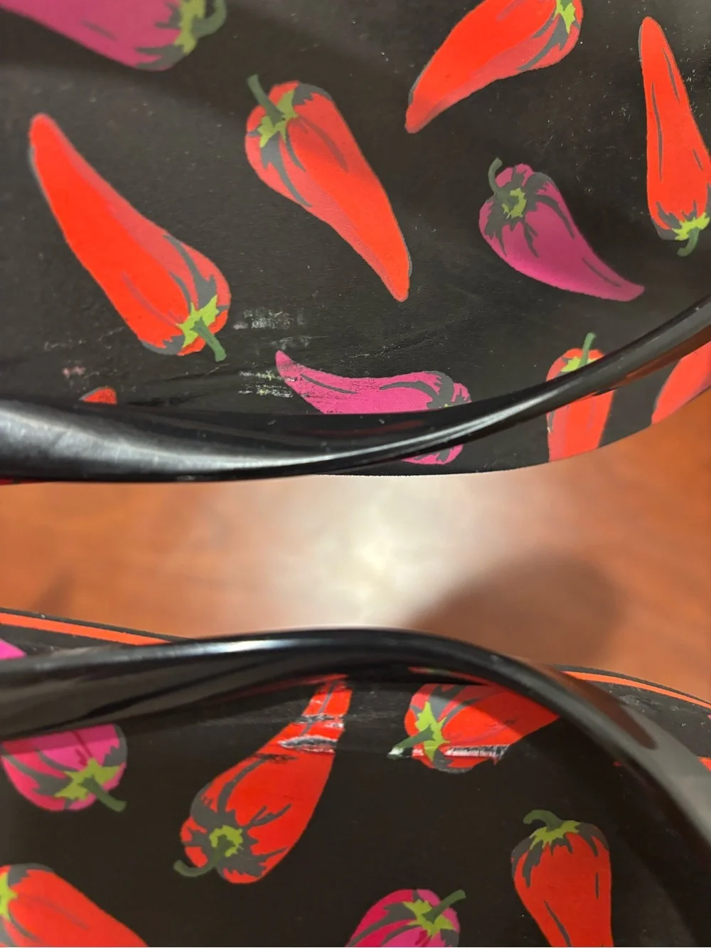kate spade Black Flip Flop Sandals with Pink & Orange Pepper Print size 9